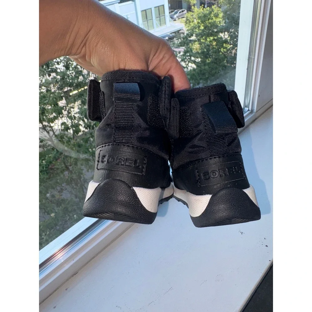 Sorel Whitney Snow Boots Nylon Waterproof Hook Loop Winter Kids Black